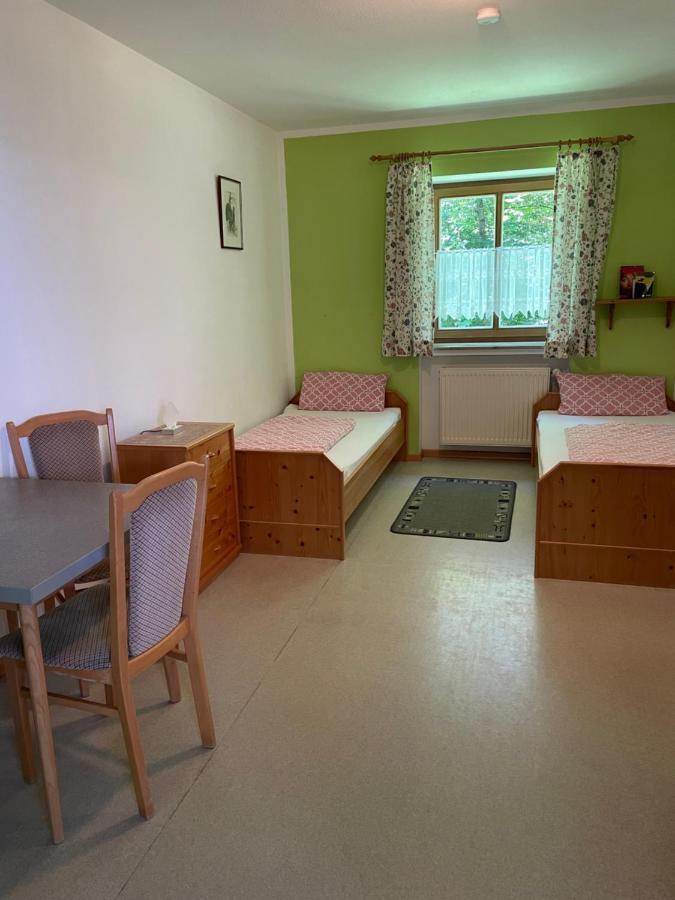 Krug'S Family Hostel Und Restaurant Вайлхайм ин Обербайерн Екстериор снимка