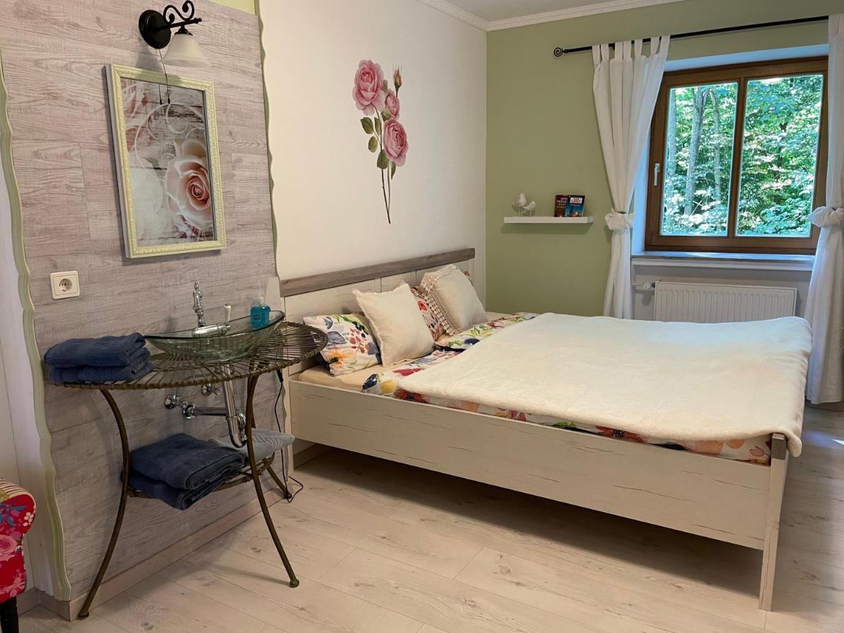 Krug'S Family Hostel Und Restaurant Вайлхайм ин Обербайерн Екстериор снимка