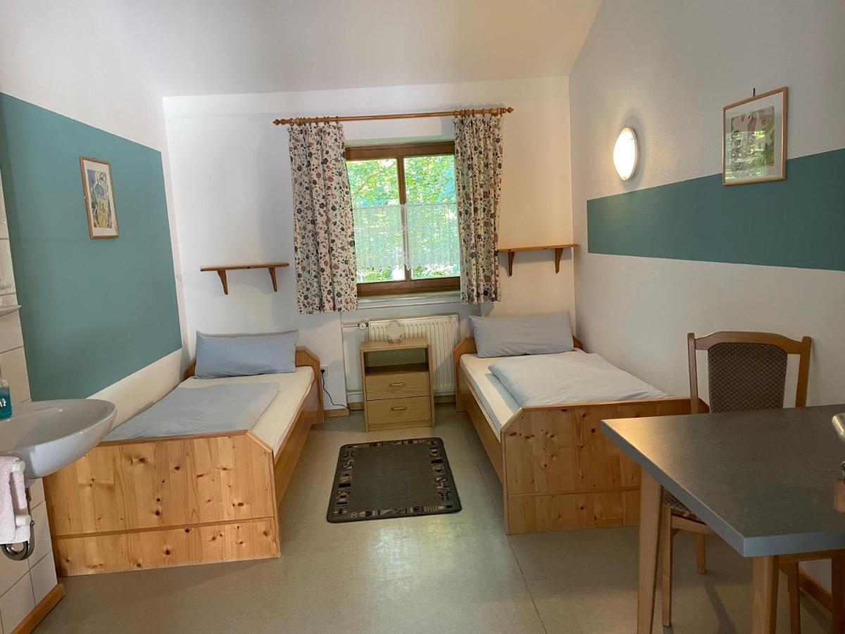 Krug'S Family Hostel Und Restaurant Вайлхайм ин Обербайерн Екстериор снимка